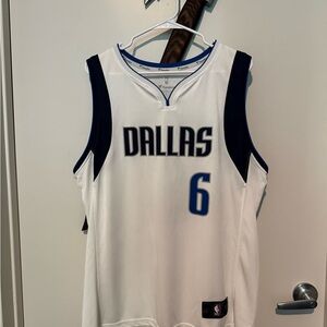 Fanatics Dallas Basketball Jersey - White and Navy Kristaps Porzingis